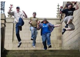 现代图像描述模型中的幻觉细节。